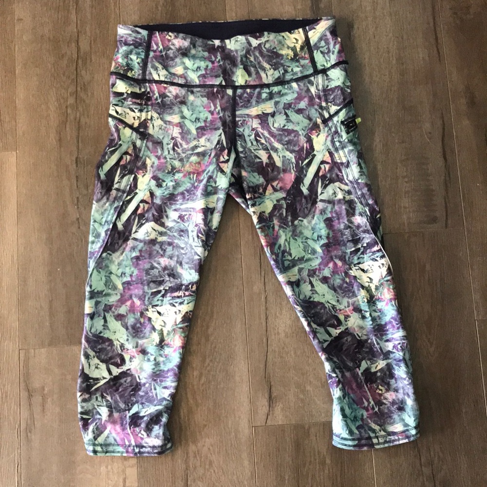 Lulu lemon run inspire crop. Full on luxtreme